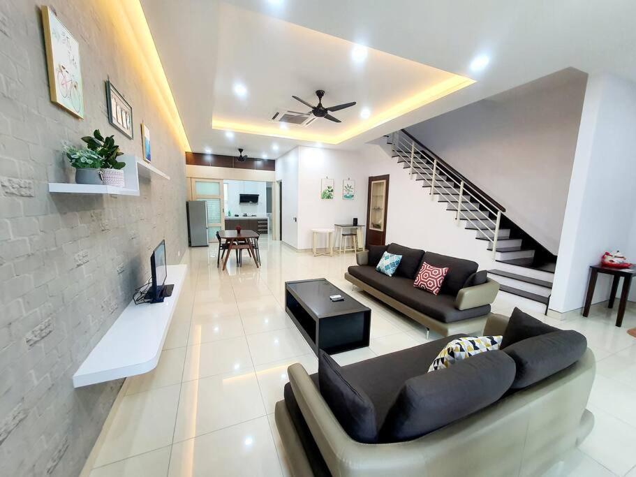 Modern Stylish 2Storey House 8Pax@Alma Near Jusco Villa Bukit Mertajam Exterior photo