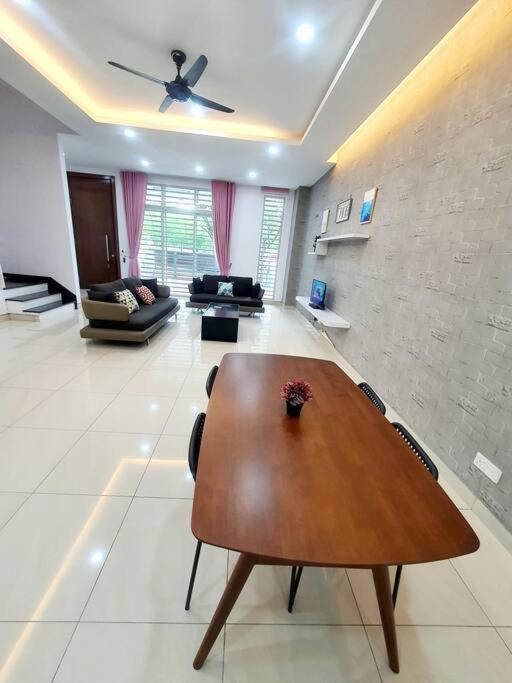 Modern Stylish 2Storey House 8Pax@Alma Near Jusco Villa Bukit Mertajam Exterior photo